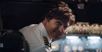 Có một Tom Cruise rất liều lĩnh và "đểu giả" trong Barry Seal: Lách Luật Kiểu Mỹ