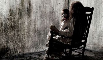 Những bí ẩn kinh hoàng về búp bê ma ám Annabelle ngoài đời thực