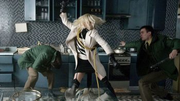 Atomic Blonde: Lạnh lùng, tàn nhẫn, trần trụi và đầy rẫy bất ngờ