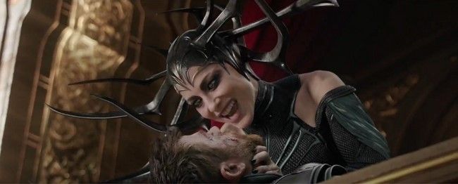 Đoạn trailer có thêm nhiều phân cảnh chiến đấu giữa Hela và Thor